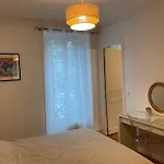 Bright 3 Room Apartment In The 16Th