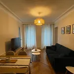 Bright 3 Room Apartment In The 16Th