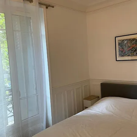 Apartment Bright 3 In The 16th Paris