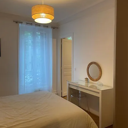 Apartment Bright 3 In The 16th Paris